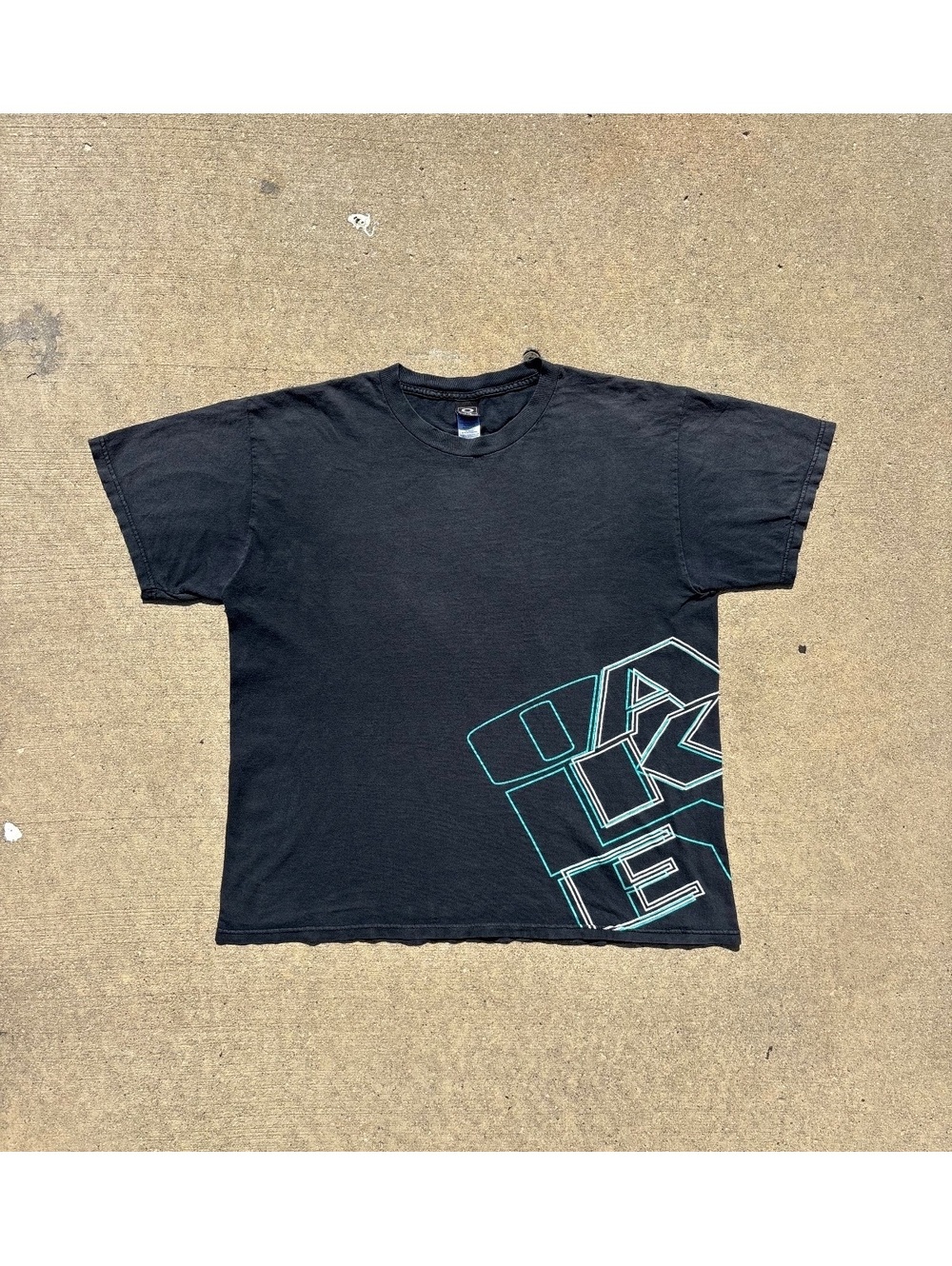 Vintage Sun Faded Oakley Black Graphic Logo T-Shirt Large